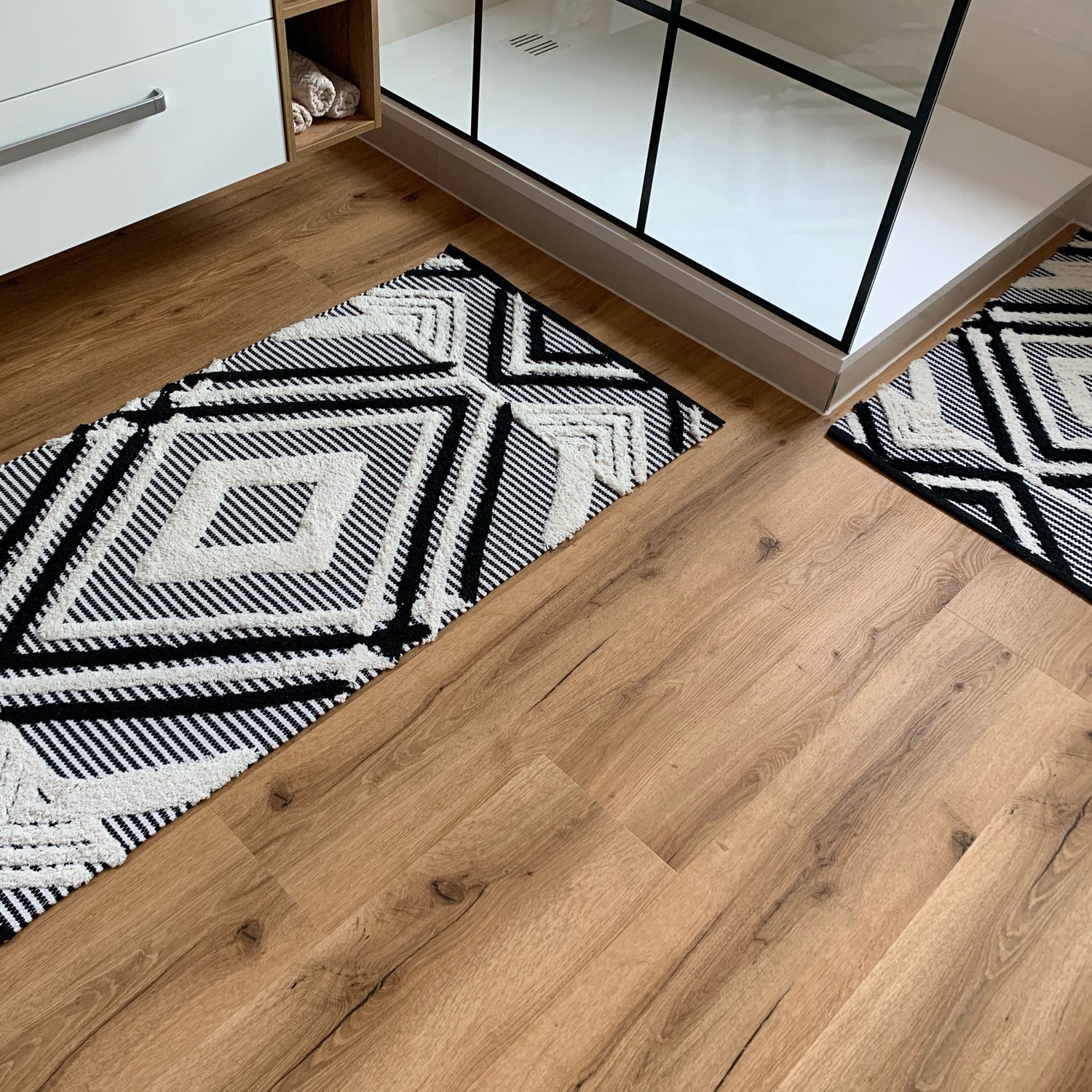 »Der Laminat-Shop24 Bestseller« Klebevinyl Unique  Holzoptik Badezimmer