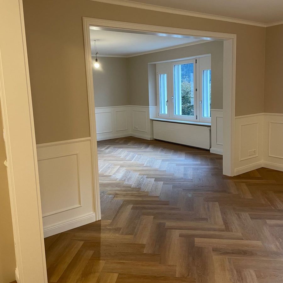 Fischgerät Design in Braun im modernen Wohnzimmer