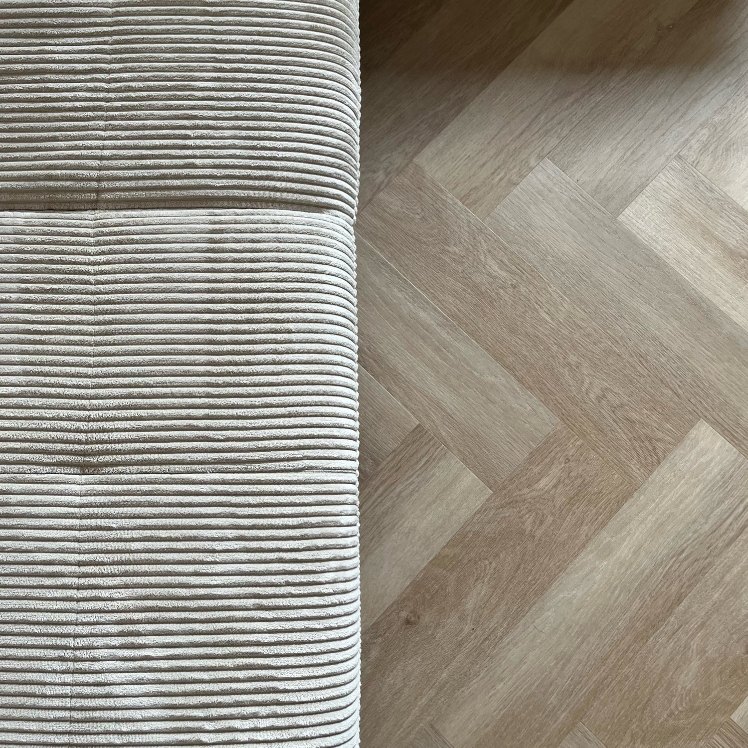 »Eiche Oleander« SPC Vinylboden Unique Holzoptik im Fischgrätdesign Raumbild 15