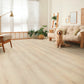 Klick-Vinylboden hell creme beige in modernem Wohnzimmer mit Hund