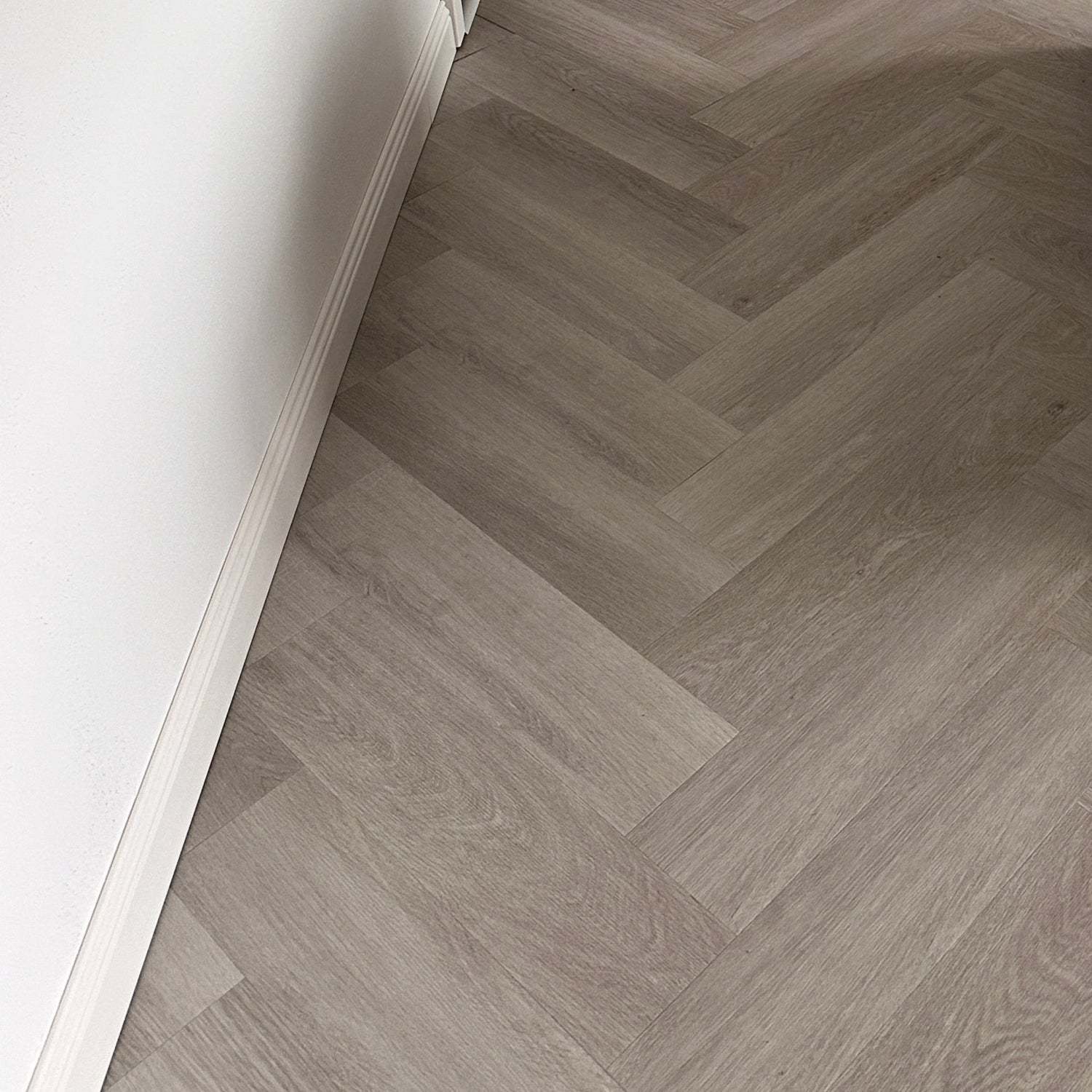 Fischgrät Design in Grau 
