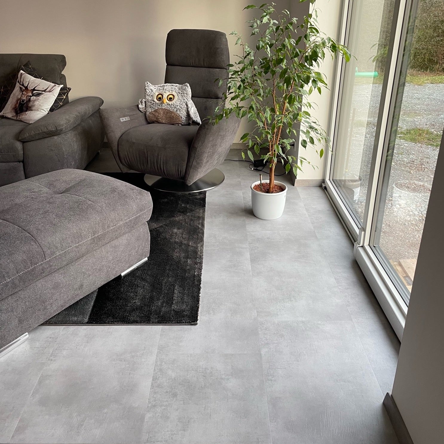 »Kongur« SPC Vinylboden Unique Fliesenoptik Wohnzimmer