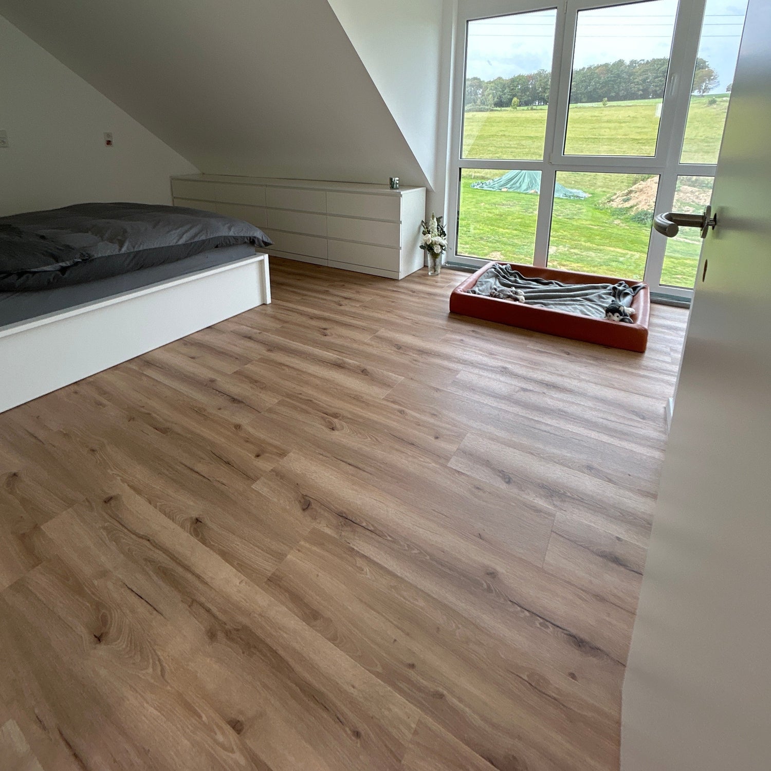 »Eiche Kreta« Klebevinyl Unique Holzoptik Schlafzimmer