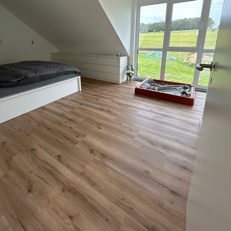 »Eiche Kreta« Klebevinyl Unique Holzoptik Schlafzimmer