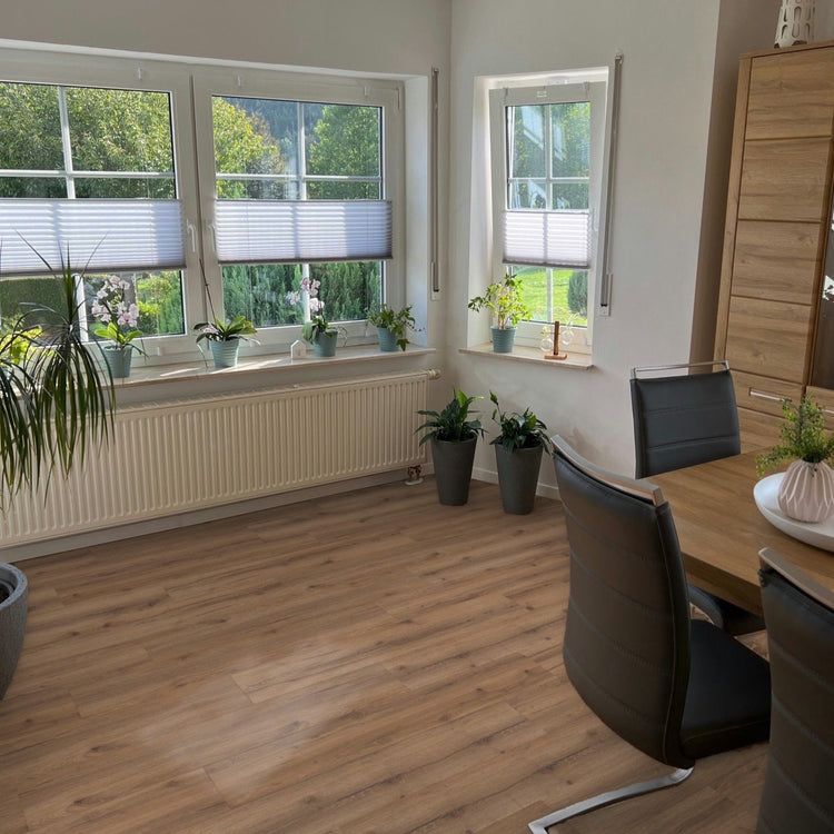 »Eiche Pyronia« SPC Vinylboden Unique Holzoptik Esszimmer