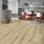 Klick-Vinyl in beige mit Holzoptik im Wohnzimmer
